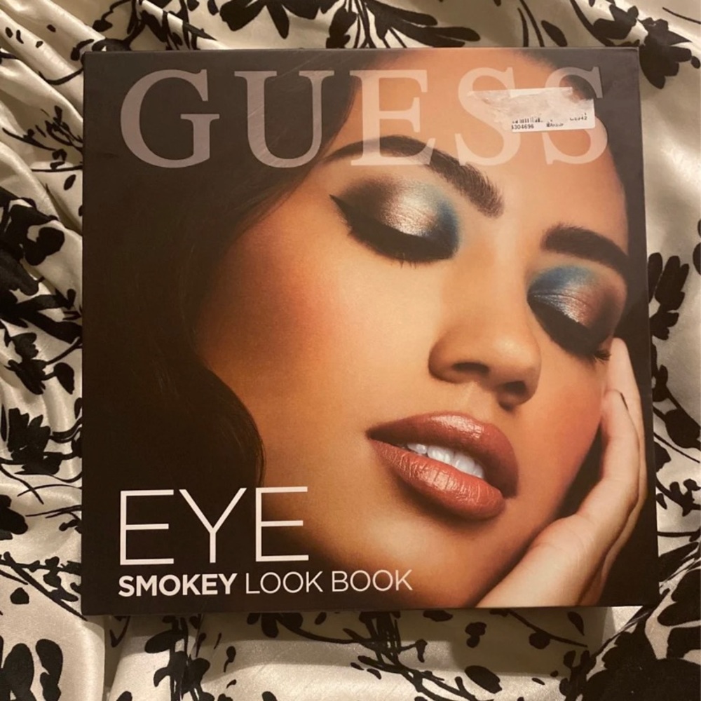 New!!! GUESS Eye Smokey Look Book